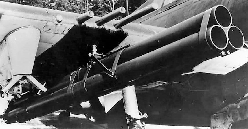 P-47_Thunderbolt_of_the_353rd_Fighter_Group_fitted_with_rocket_launchers.jpg.97993acf58b6df8d542fc09682485bf5.jpg