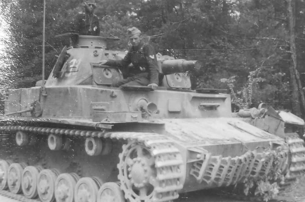 Panzer_IV_Ausf_A_433_France.jpg.587fec5e631341a96da455fd6fde5315.jpg