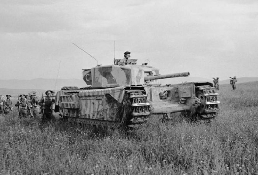 A_Churchill_tank_Medjez-el-Bab,_Tunisia,_8_May_1943.jpg