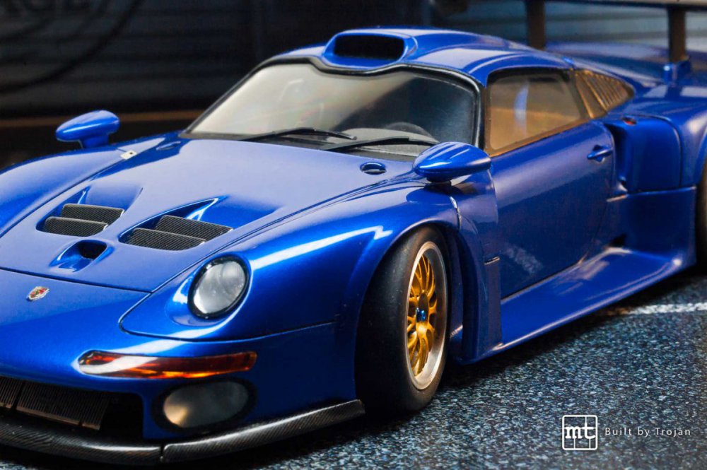 Porsche-911-GT1-Tamiya-fot-3.thumb.jpg.ef8e28fa1c2b9802a742c46cf079c18d.jpg