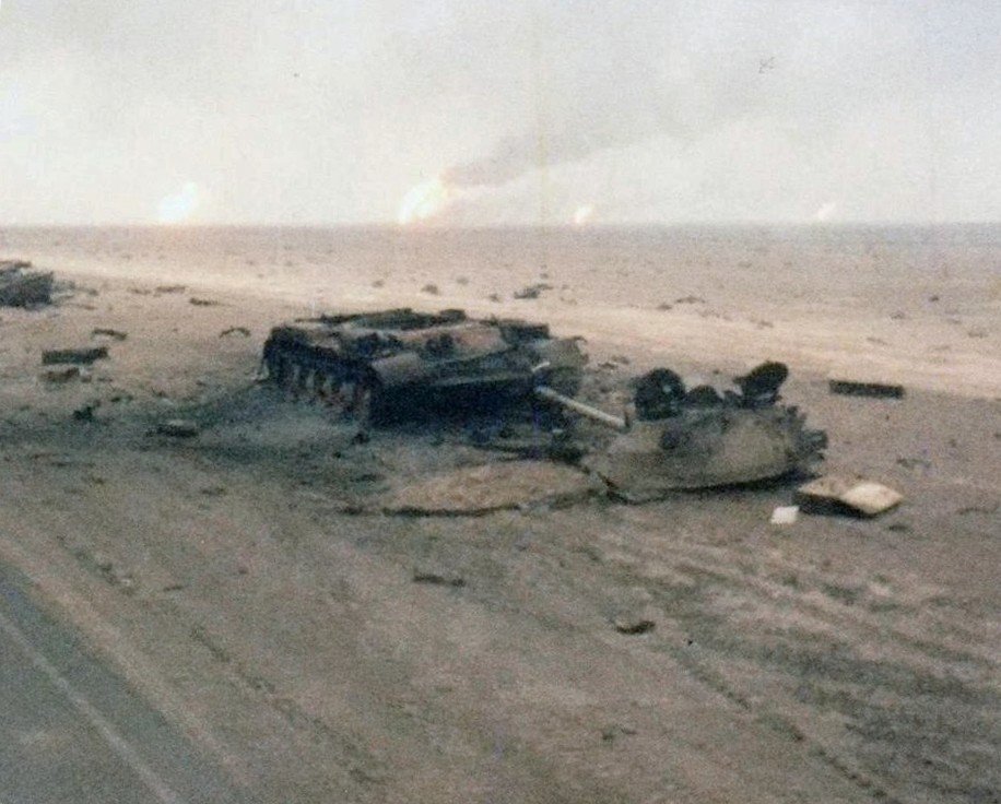 42144666_1Destroyed_Iraqi_tank_TF-41.jpg.639341252f9c3843bd657f2df77d649f.jpg