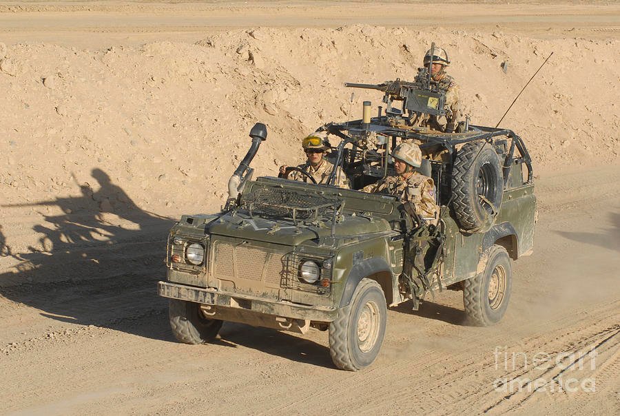 gurkhas-patrol-afghanistan-in-a-land-andrew-chittock.jpg.a235686b397c1440486abc1c7d26b411.jpg