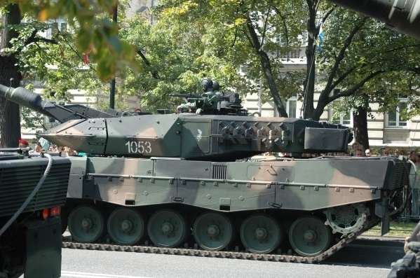 35D28-Polska-kalkomania---Leopard-2A5-w-34-Brygadzie-Kawalerii-Pancernej-cz.1---1_35_35D28_a9e6104d1771fd2aba01b5f4aa3244b8.jpg.d45d7252308efbc2aa6050b1e47da6fd.jpg