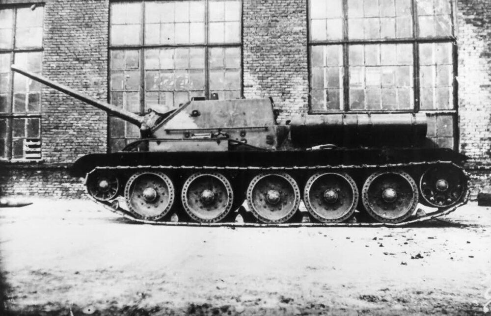 Su-85_1943_2.jpg