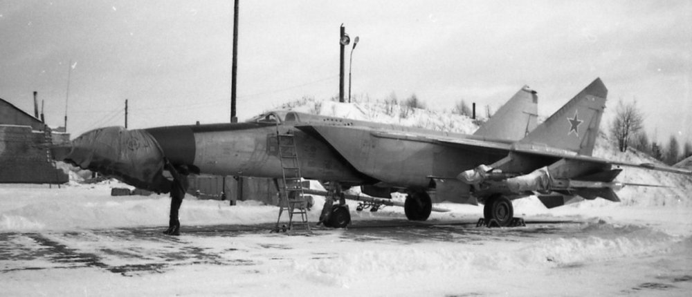 MiG-25_zima.jpg