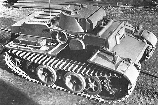 Panzerkampfwagen_I_Ausf_F_right.jpg.5a9d265603e19b13a0b29ec4a6e69825.jpg