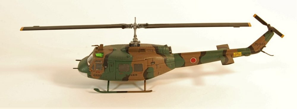 Bell UH-1 - 09.JPG