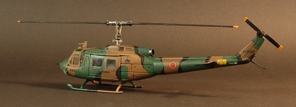 Bell UH-1 - 32.JPG