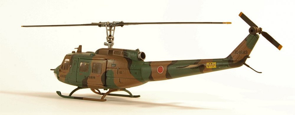 Bell UH-1 - 08.JPG
