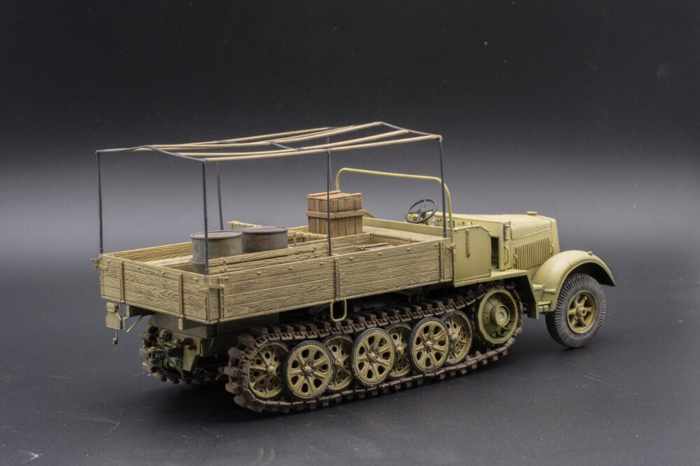 Sd.kfz.7 -15.jpg