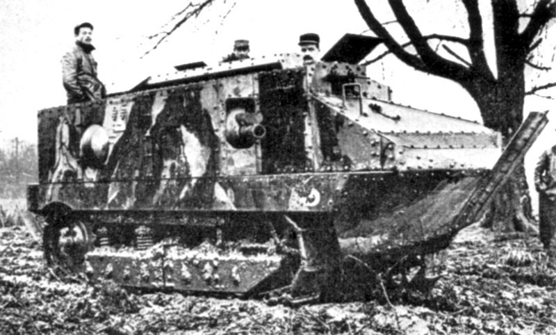 Schneider_CA1_(M16)_tank.jpg