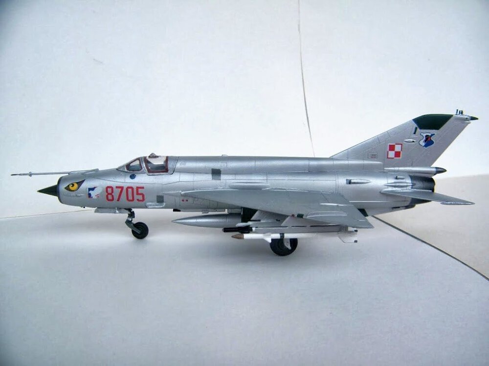 MiG 21 bis Fujimi 1 72 - Kopia.JPG