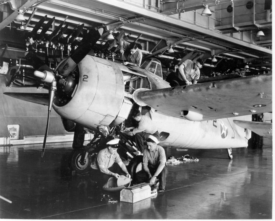 grum682F4F-3hangerdeckmaintenance.thumb.jpg.bfaa70766f04749e8241f3208c491a40.jpg