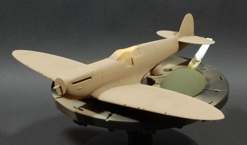 Spitfire - Pierwszy kolor bazowy.JPG