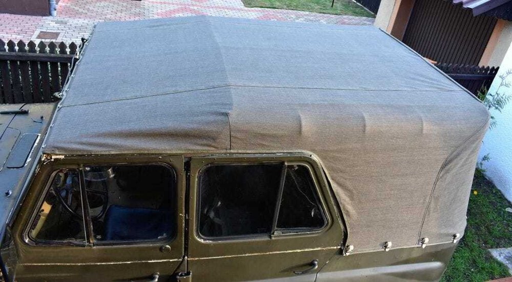 UAZ_469_Canvas_Hood7.thumb.jpg.0272f8c5db608095c7f91d55ff6c52b5.jpg