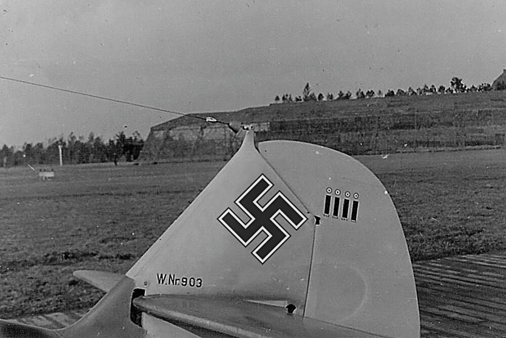 Messerschmitt-Bf-109E3-1.JG1-WNr-903-tail-fin-showing-4-kills-01.jpg