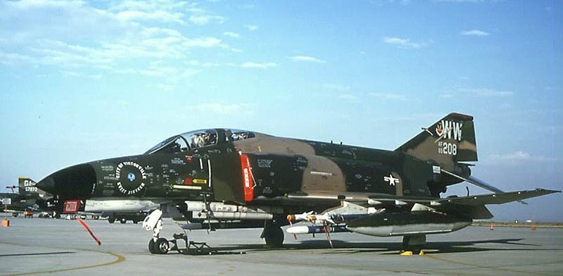 Phantom_69_7208_Wild_Weasel.jpg.fbab4c9d65f53d8e83914032a7ccedb1.jpg