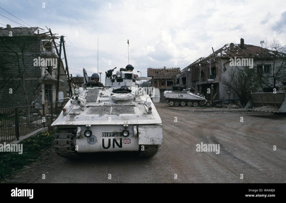 25th-april-1993-during-the-war-in-bosnia-british-fv103-alvis-spartan-apcs-of-the-cheshire-regiment-p-vitez-among-the-battle-scarred-ruins-of-houses-W4A8J6.thumb.jpg.ccfcb124d44816e6096781f870c40174.jpg