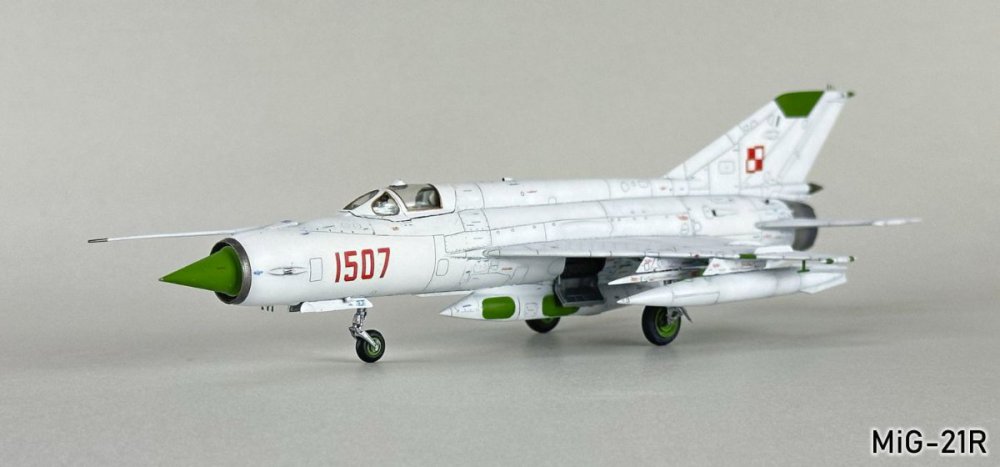 2132060991_MiG-21R101g.thumb.jpg.19ab86c6481cf84517e5994bc99ee526.jpg