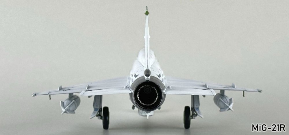 433393637_MiG-21R104g.thumb.jpg.bbe505295fca738c1de430654f00335b.jpg