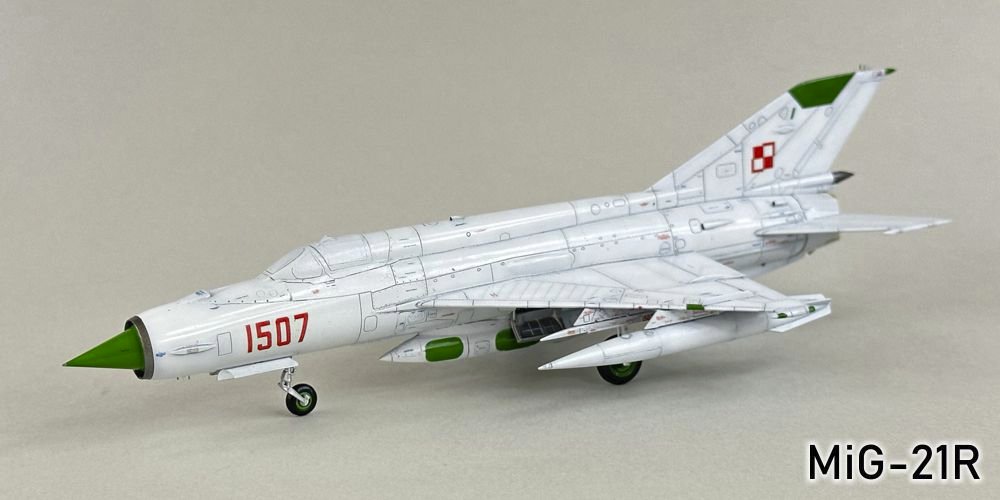 787993897_MiG-21R035r.jpg.b5be0fcd2ab161080105a47219cb2687.jpg