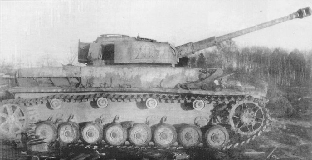 PzBeobWgIVAusfJ-AusfHhull-Kurland1945---1.jpg