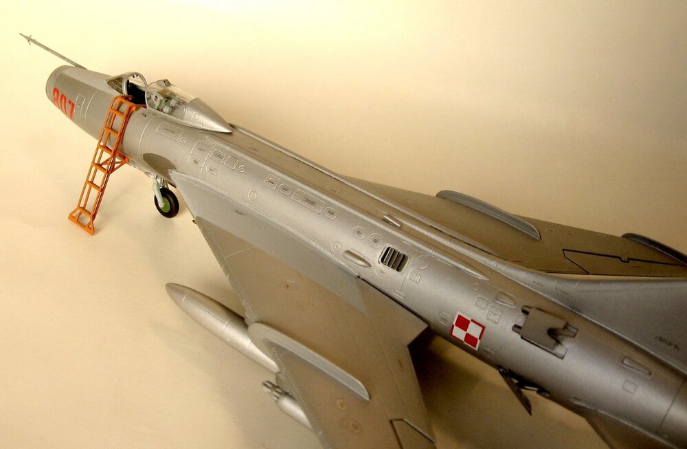 Su-7BKL (2).JPG
