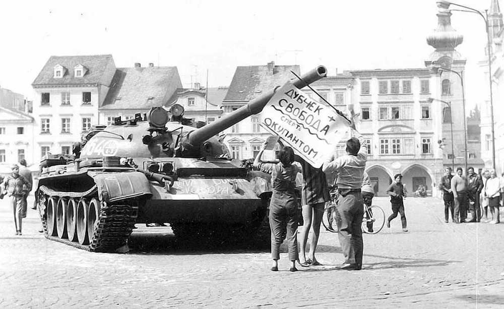 okupace-1968-a-ceske-budejovice.webp