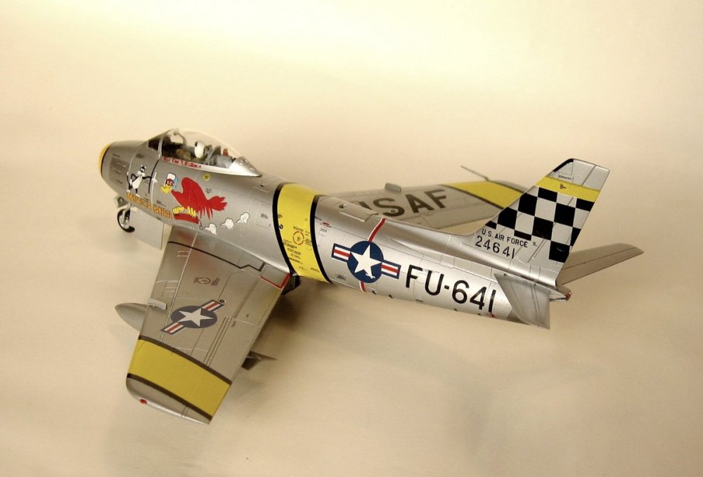 F-86F Sabre [2].JPG