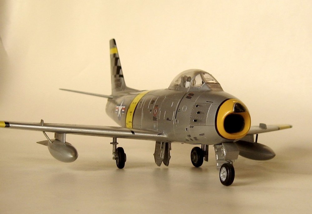 F-86F Sabre [3].JPG
