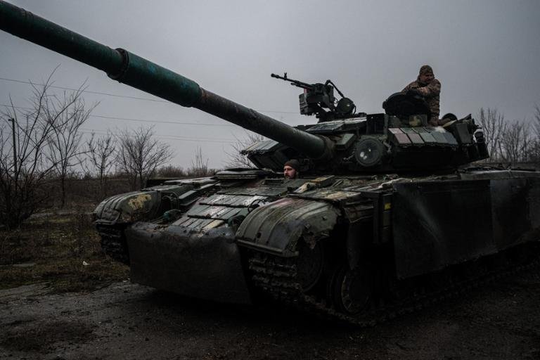 32889198-panzer-der-ukrainischen-armee-OB73.jpg.2c84c032fbd02ac182dfbc522952c737.jpg