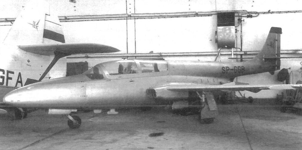 PZL WSK TS-11 ISKRA bis D.1201(01).JPG