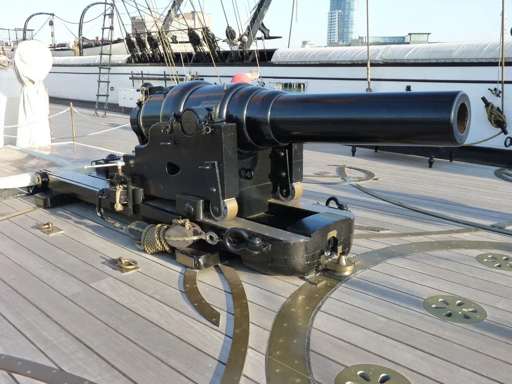 fs1600x1200px-HMS_Warrior18605.webp