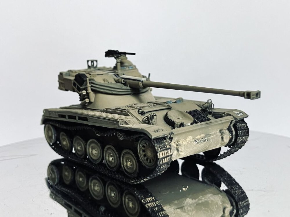 AMX13_prawyprzod.thumb.jpg.f5a81880314c74692b314aff7198f78f.jpg