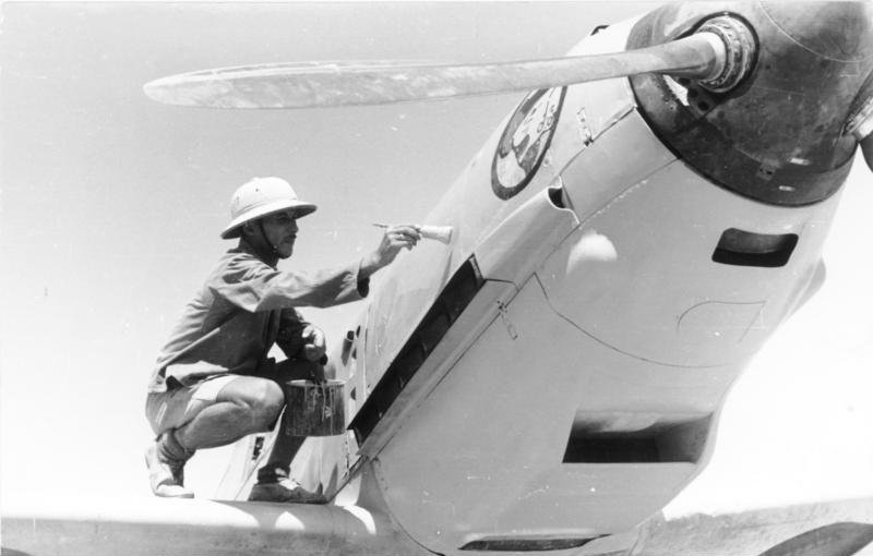 704218354_Bundesarchiv_Bild_101I-431-0710-29A_Nordafrika_Flugzeug_Messerschmitt_Me_109.jpg.33bfe42f9cbb7173f47103229cce30ff.jpg