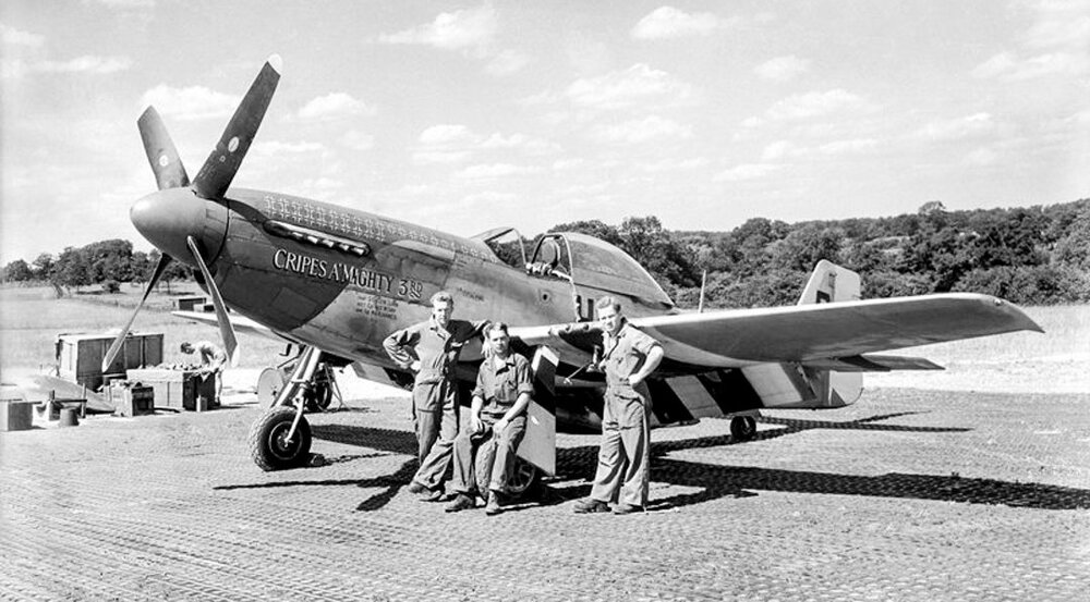 p-51d-mustang-cripes-a-mighty-3rd-armorers.thumb.jpg.90296b2234fedf0683e1a6d3db3fc27b.jpg