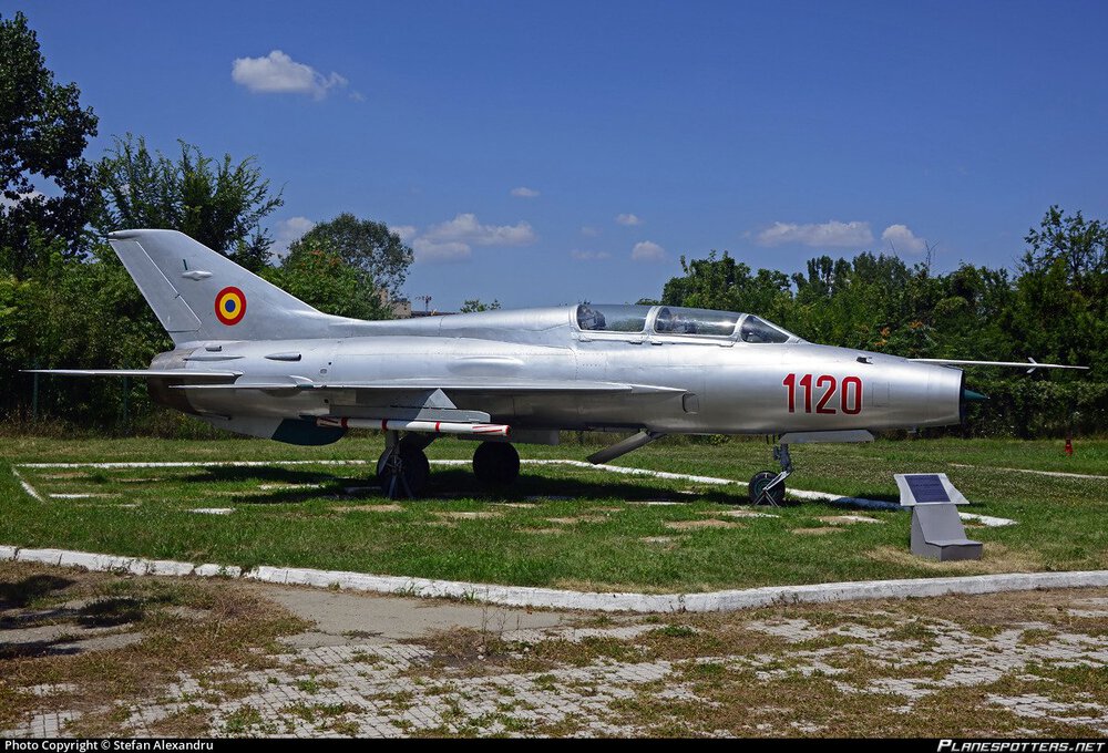 1120-romanian-air-force-mikoyan-gurevich-mig-21u-400_PlanespottersNet_977986_539f8aaf5f_o.thumb.jpg.58c57a132c63db035093dbb6792555fb.jpg