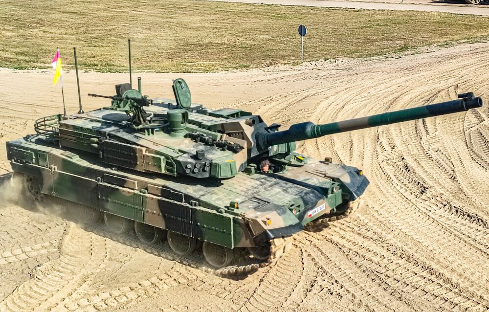 UA 0740T.jpg