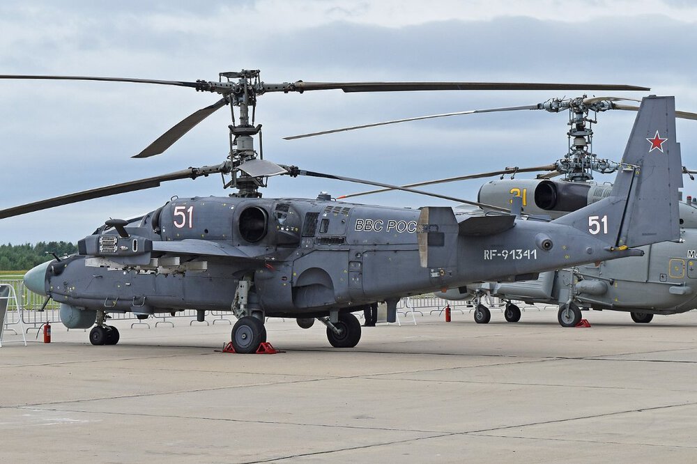 1215300230_1599px-Kamov_Ka-52_RF-91341_-_51_white_(36968434661).thumb.jpg.cb5544615e797f7b9c580af54952fce5.jpg