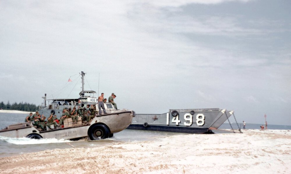 192956278_GeckoModelLARC-V(VietnamWar)USArmyAmphibiousCargoVehicle(5).thumb.jpg.fe73373b9d51101dd178ce5f08301d7a.jpg
