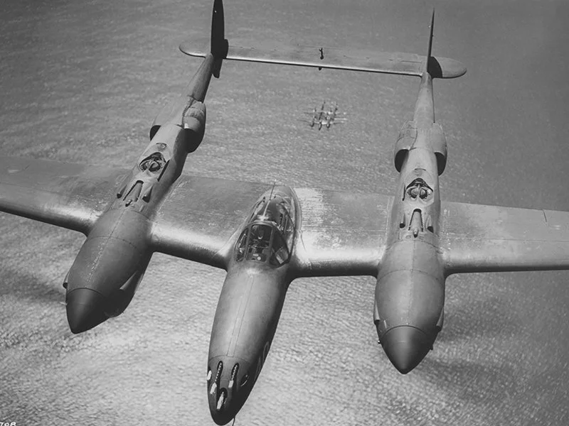 p-38-in-flight-tail.jpg.pc-auoijphno49846-.jpg.webp.1b455cf08b4f165f44221c5b331c7827.webp