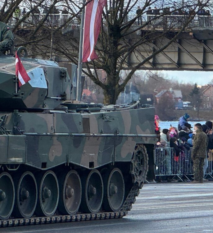 ORLIK defilada Ryga.jpg