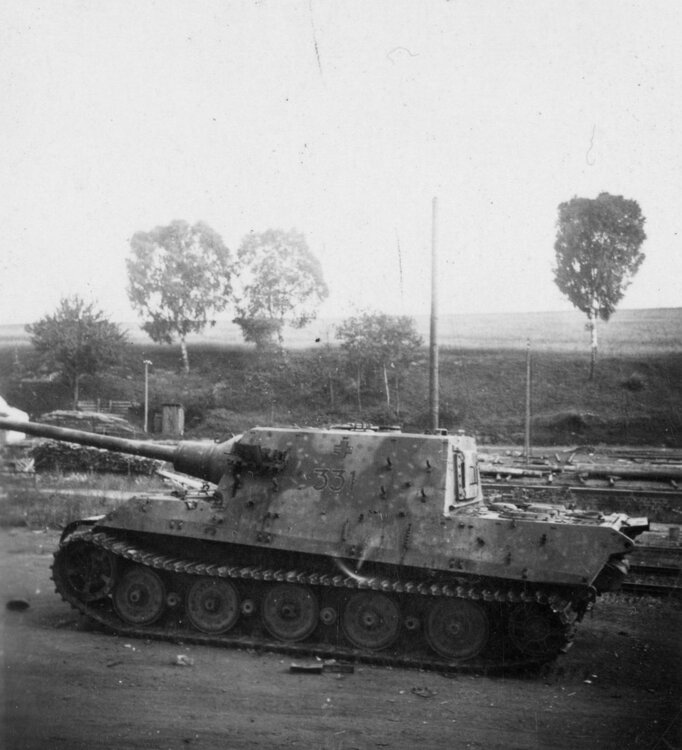 then-and-now-photos-of-jagdtiger-fahrgestellnummer-305020-v0-d33rwxaw5mxa1.jpg