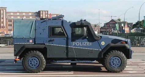1118136706_OIPpolizaj.jpg.990ca82c1a1535449e0ac759f37d2bde.jpg