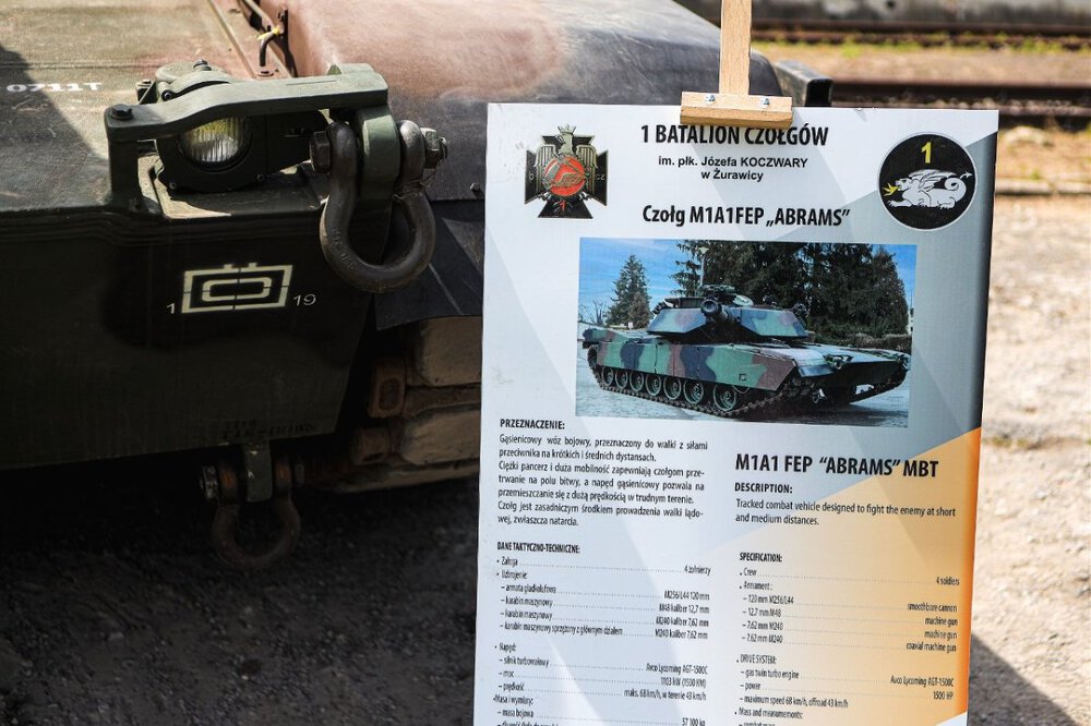 UA 0711T a.jpg