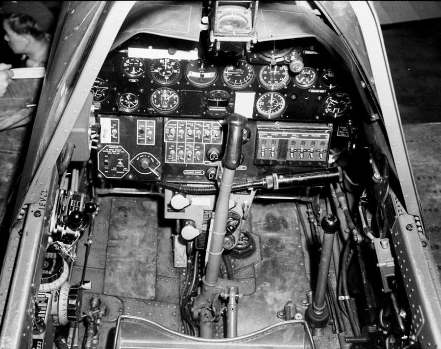 Cockpit-of-a-Curtiss-P-40-Kittyhawk-Mk--I--MIKAN-No--3582881.jpg.45a7249e7a62a21202235eb97885381b.jpg