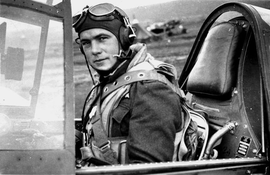 Curtiss-P-40-Kittyhawk--RCAF-No--111-Sqn--SL-Kenneth-Boomer--DFC--KIA-2-Oct-1944---MIKAN-No--4332918.jpg.6622232f275eda6c946636751c1dc0bc.jpg