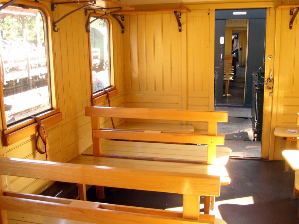 eine-donnerbuechse-rennseigbahn-innen--898461.thumb.jpg.566c14aef706e84704f1c3665be422b1.jpg