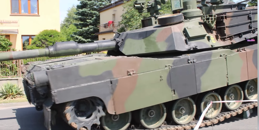 Screenshot 2026-08-04 at 00-10-07 Czołg podstawowy M1A2 SepV 3 (cz. 1) 1. Warszawska Brygada Pancerna im. gen. Tadeusza Kościuszki Muzeum Techniki i Uzbrojenia Wojskowego w Kaliszu Piknik Militarny Kalisz 2026 Uzbrojenie Świa[...].png
